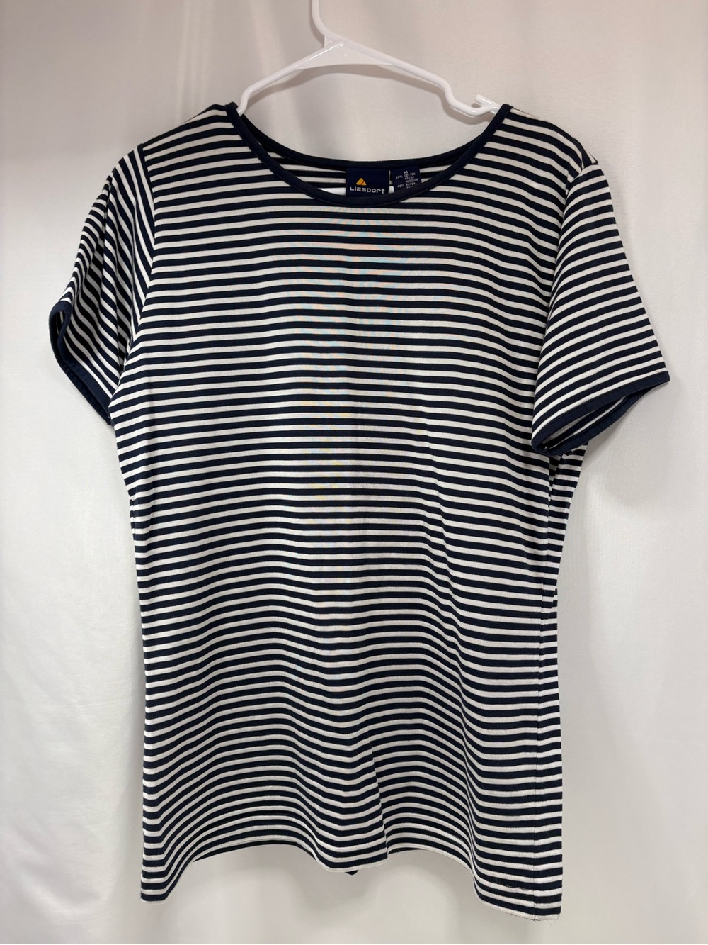 Vintage Women’s Lizsport Navy and White Striped Short Sleeve Tee Size Medium